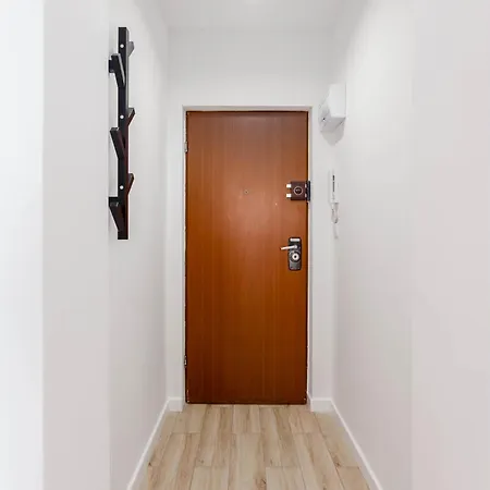 Enjoy! Srodmiescie Nowogrodzka *