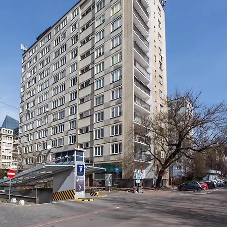 Enjoy! Srodmiescie Nowogrodzka *