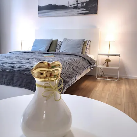 Enjoy! Srodmiescie Nowogrodzka * 바르샤바