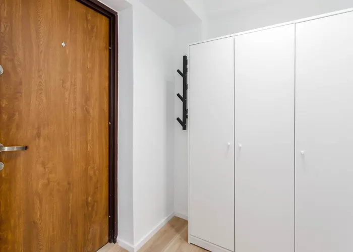 Enjoy! Srodmiescie Nowogrodzka *