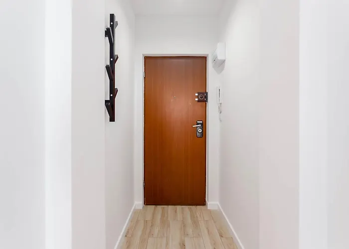 Enjoy! Srodmiescie Nowogrodzka *