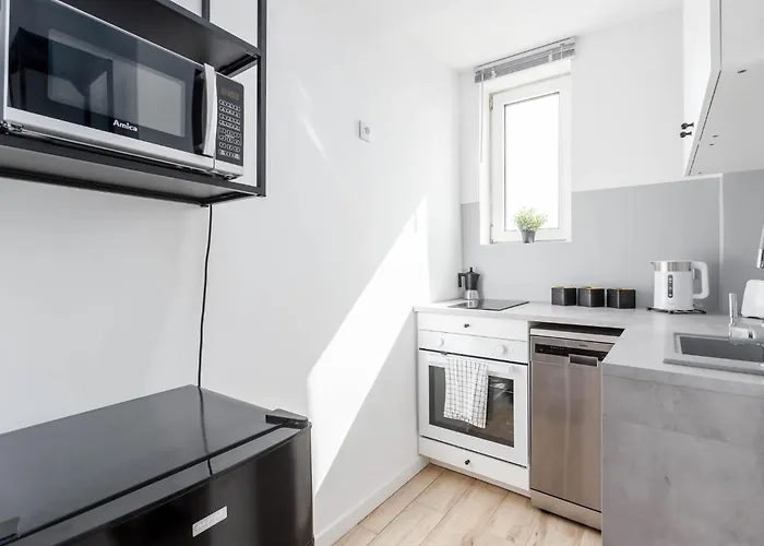 Enjoy! Srodmiescie Nowogrodzka شقة وارسو