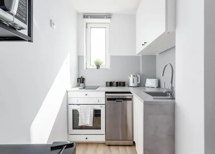 Enjoy! Srodmiescie Nowogrodzka شقة وارسو