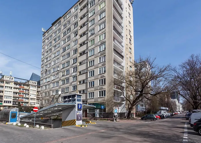 Enjoy! Srodmiescie Nowogrodzka *