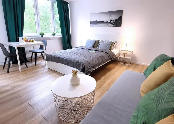 Enjoy! Srodmiescie Nowogrodzka