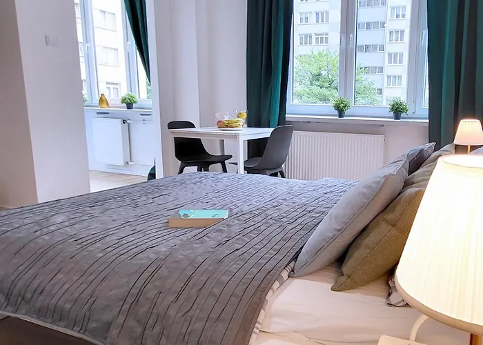 Enjoy! Srodmiescie Nowogrodzka * وارسو